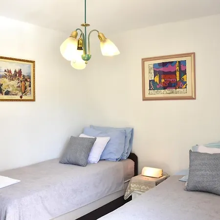 Bulimbasic Apartment *