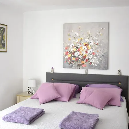Bulimbasic Apartment