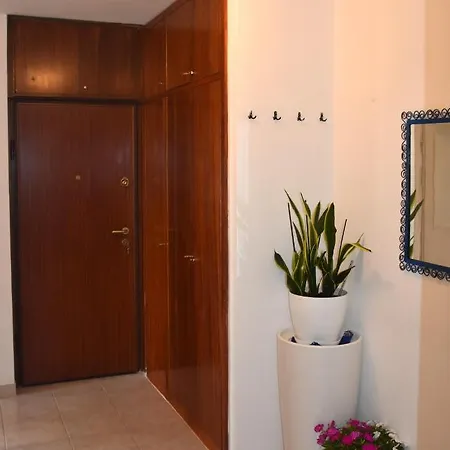 Bulimbasic Apartment