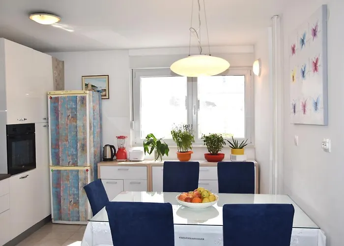 アパート Bulimbasic